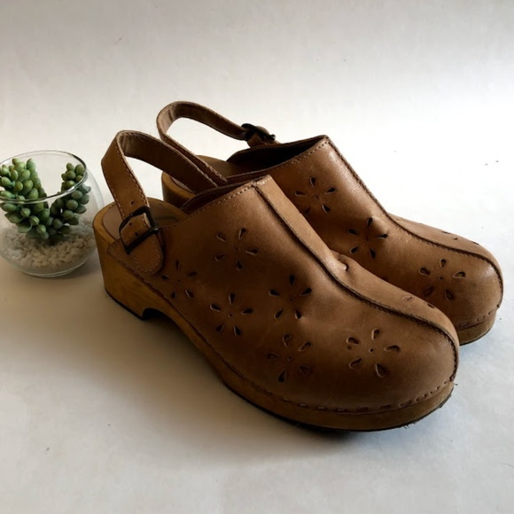 GAP Shoes - Floral Eyelet Light Brown Leather Wood Clogs GAP